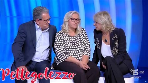 Maria De Filippi, chi veste la conduttrice a C’è Posta per Te .